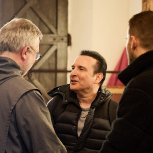 Exclusif - Simon Castaldi, Frère Baudouin, Jean-Marc Généreux, Paul El Kharrat - Les candidats de l'émission "Bienvenue au monastère", présentée par A.Martines et diffusée à partir du 12 janvier sur C8, lors de leur rencontre avec le frère Baudouin et la soeur Catherine au couvent Saint Dominique des Frères de Saint-Jean à Corbara, en Corse © Cyril Moreau / Bestimage