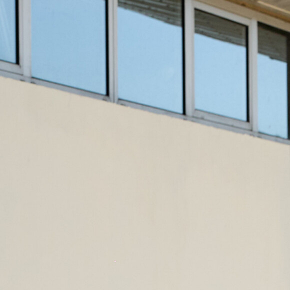 Exclusif - Delphine Wespiser - Les candidats de l'émission "Bienvenue au monastère", présentée par Alessandra Martines et diffusée à partir du 12 janvier sur C8, à leur arrivée à l'aéroport de Calvi en Corse © Cyril Moreau / Bestimage