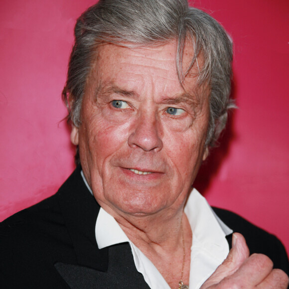 Les investissements d'Alain Delon ont été nombreux : parfums, production dans le cinéma, immobilier, restaurants...
Alain Delon le 4 mai 2013 à Cannes, France.