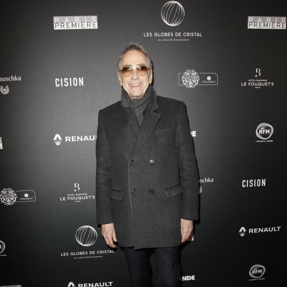 Alain Chamfort arrive à la 14ème cérémonie des Globes de Cristal, à la salle Wagram à Paris, le 4 février 2019. © Marc Ausset-Lacroix/Bestimage 