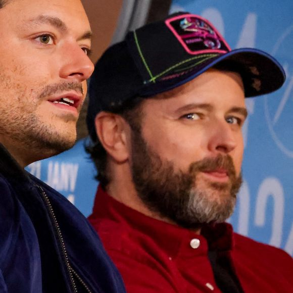 Tout juste remis d'une opération de l'appendicite Kev Adams enchaine les interviews avec le réalisateur Claude Zidi Junior pour le film "Maison de retraite 2" au Festival International de Comédie de l'Alpe d'Huez, France, le 15 janvier 2024. © Dominique Jacovides/Bestimage 