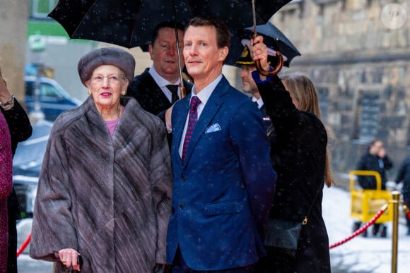 La reine Margrethe II et le prince Joachim - La famille royale de Danemark à son arrivée au parlement danois à Copenhague. Le 15 janvier 2024
