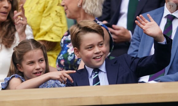 Les enfants de Galles sont donc bien entourés à Windsor.
Charlotte et George à Wimbledon, en 2023