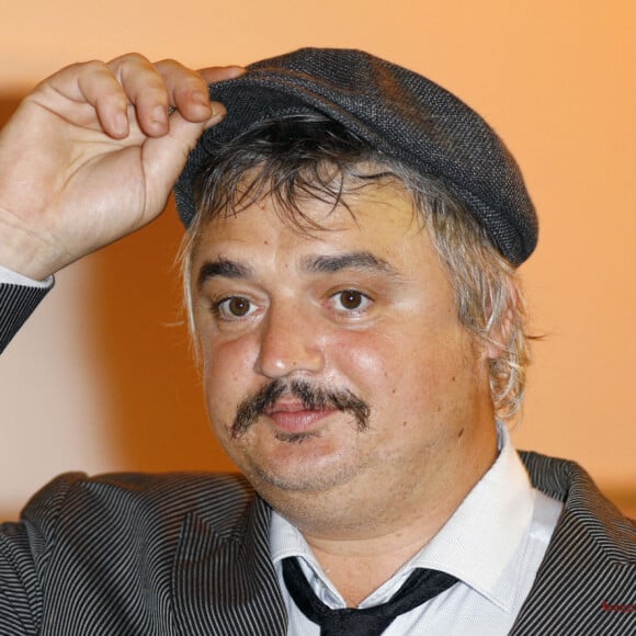 Avec Katia de Vidas, sa femme, Pete Doherty a réussi à se sortir de la dépression. Désormais, l'ancien membre du groupe mythique The Libertines vit des jours heureux aux côtés d'elle et leurs enfants à Étretat, en Normandie. 
Peter Doherty (Pete Doherty) en concert lors du vernissage de "Beyond Fame - The Art of the Stars" au NRW Forum le 17 à Düsseldorf, Allemagne. © Action Press/Bestimage