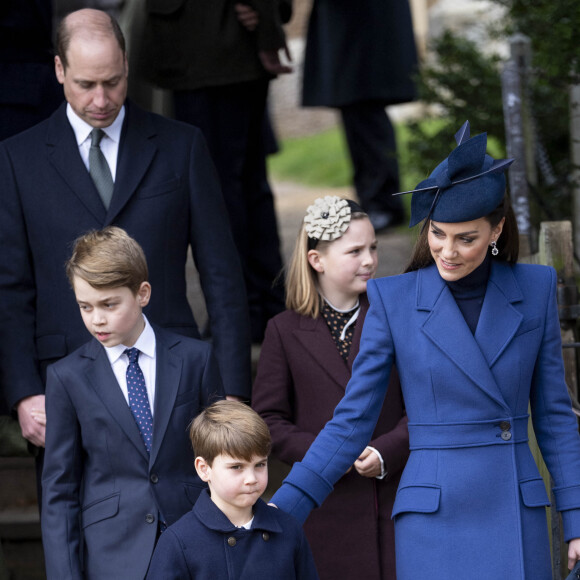 Le prince William, prince de Galles, et Catherine (Kate) Middleton, princesse de Galles, avec leurs enfants le prince George de Galles, la princesse Charlotte de Galles et le prince Louis de Galles le 25 décembre 2023