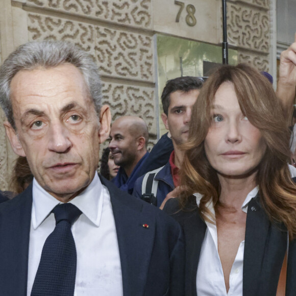 En légende de plusieurs clichés où l'on découvre l'ancien président de la République, elle écrit : "Joyeux anniversaire mon amour... Tanti auguri amore mio... Happy birthday my love" ajoutant : "Time is on your side".
Nicolas Sarkozy, Carla Bruni-Sarkozy - Manifestation en soutien à Israël suite aux attentats du Hamas le 07/10/2023 - Paris le 09/10/2023 - © Jack Tribeca / Bestimage 