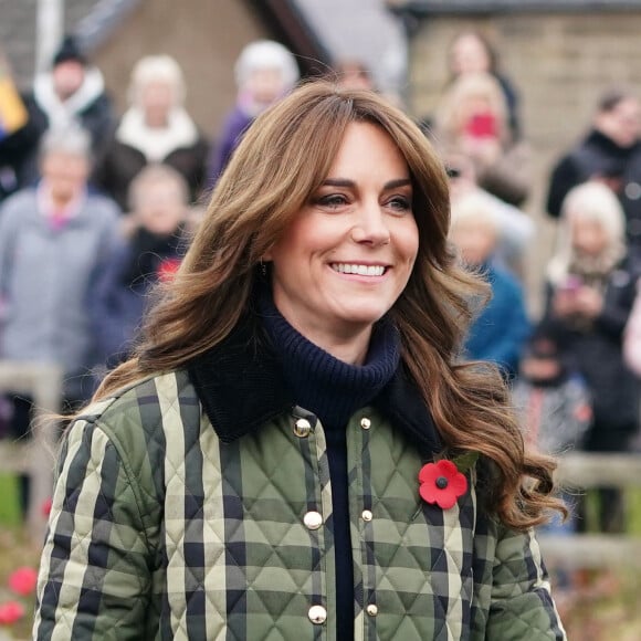 Kate Middleton est sorti de l'hôpital !
Le prince William, prince de Galles, et Catherine (Kate) Middleton, princesse de Galles, visitent Outfit Moray, une organisation caritative primée à Moray (Ecosse)