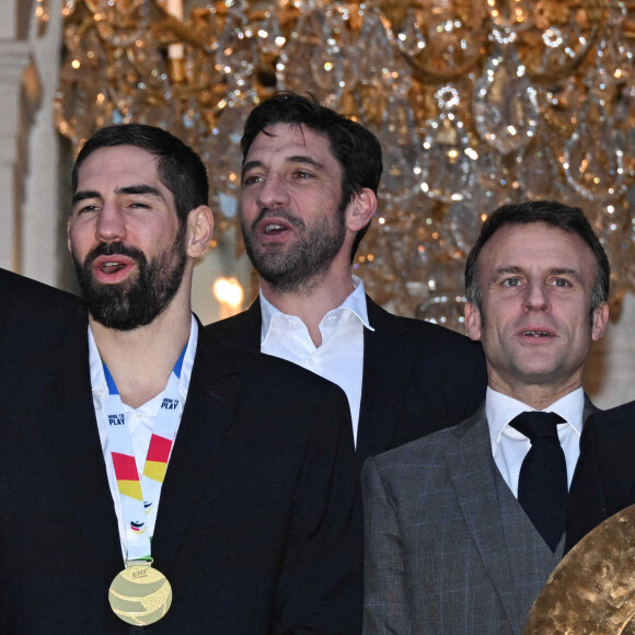 Le président de la République reçoit les handballeurs français
 
Emmanuel Macron et Amelie Oudea Castera avec l'équipe de France de handball à l'Elysée, à Paris, un jour après leur victoire à l'Euro 2024 en Allemagne. © Federico Pestellini/Panoramic/Bestimage. © Federico Pestellini/Panoramic/Bestimage