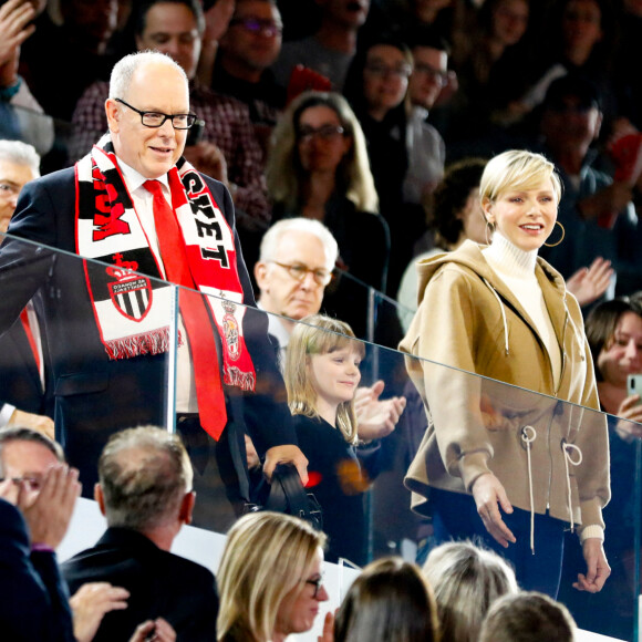 Charlène et Albert de Monaco mutliplient les sorties publiques ces derniers temps. 
Le prince Albert II de Monaco et la princesse Charlene sont venus soutenir l’AS Monaco contre Fenerbahce Beko Istanbul lors d’un match de basket en Turkish Airlines EuroLeague Regular Season à la salle Gaston Medecin. © Dylan Meiffret / Nice Matin / Bestimage