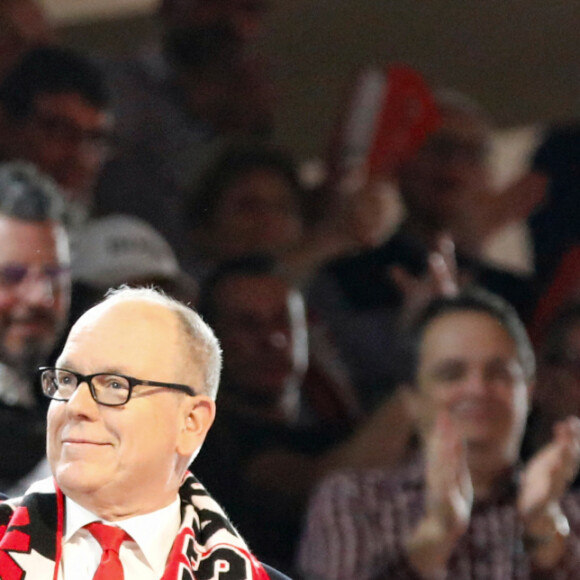 Le couple princier monégasque s'affiche plus soudé que jamais.  
Le prince Albert II de Monaco et la princesse Charlene sont venus soutenir l’AS Monaco contre Fenerbahce Beko Istanbul lors d’un match de basket en Turkish Airlines EuroLeague Regular Season le 2 février 2024 à la salle Gaston Medecin. © Dylan Meiffret / Nice Matin / Bestimage