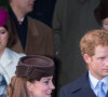 Si voir Meghan entrer dans la vie de Harry n'a rien arrangé, elle n'est celle par qui tout a commencé
Le prince William, le duc de Cambridge, Catherine Kate Middleton, la duchesse de Cambridge enceinte et le prince Harry - La reine, accompagnée des membres de la famille royale anglaise, assiste à la messe de Noël à Sandringham, le 25 décembre 2014. 