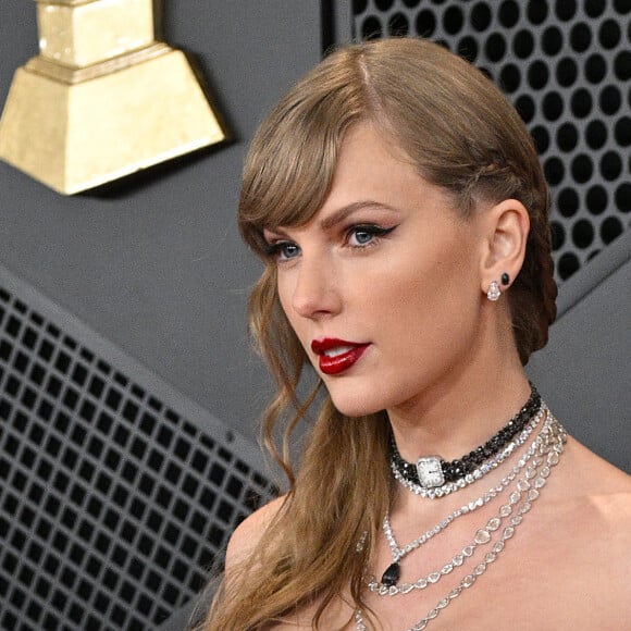 Taylor Swift - Arrivées à la 66ème édition des Grammy Awards à la Crypto.com Arena à Los Angeles le 4 février 2024. 