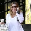Ellen Pompeo sort de chez Whole Foods Market avec un caddie bien rempli le 14 mars 2010 à Los Angeles