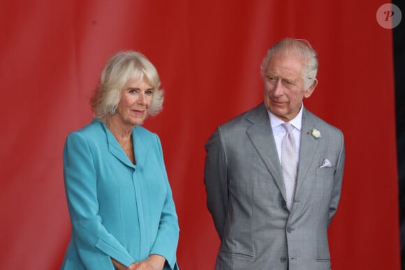 Il vient d'être annoncé que le roi Charles III est atteint d'un cancer, à l'âge de 75 ans.
Le roi Charles III d'Angleterre et Camilla Parker Bowles, reine consort d'Angleterre, assistent à une fête en leur honneur sur la place de la Bourse à Bordeaux.