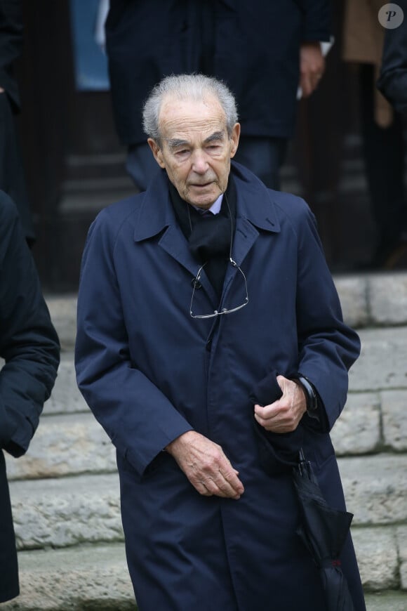 Robert Badinter à la sortie des obsèques de André Rousselet en la Basilique Sainte-Clotilde de Paris le 2 juin 2016.