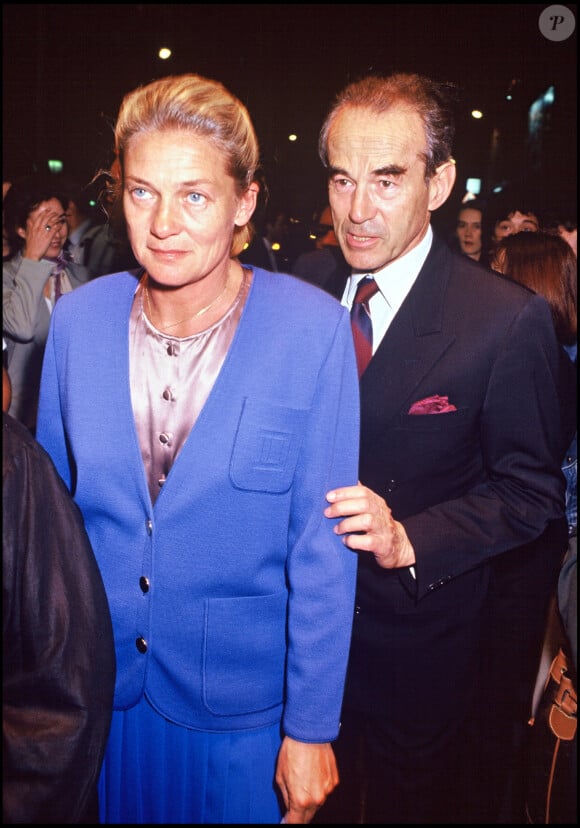 Archives - Robert Badinter et sa femme Elisabeth à la première de Putzy