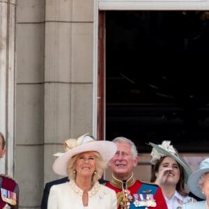 Camilla Parker Bowles, duchesse de Cornouailles, le prince Charles, prince de Galles, la princesse Eugenie d'York, la reine Elisabeth II d'Angleterre, le prince Philip, duc d'Edimbourg, Catherine Kate Middleton , duchesse de Cambridge, la princesse Charlotte, le prince George et le prince William, duc de Cambridge - La famille royale d'Angleterre assiste à la parade "Trooping the colour" à Londres le 17 juin 2017. 