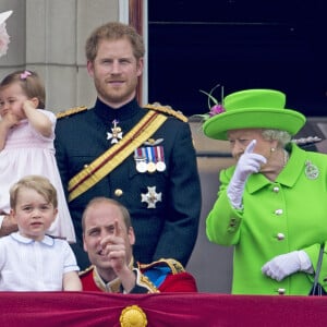 Kate Catherine Middleton, duchesse de Cambridge, la princesse Charlotte, le prince George, le prince William, la reine Elisabeth II d'Angleterre, le prince Edward, comte de Wessex - La famille royale d'Angleterre au balcon du palais de Buckingham lors de la parade "Trooping The Colour" à l'occasion du 90ème anniversaire de la reine. Le 11 juin 2016 