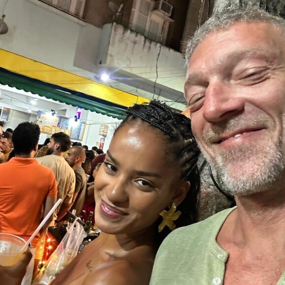 Il y a un comédien français qui aime tout particulièrement le Brésil, et encore plus depuis qu'il y a trouvé l'amour.
Vincent Cassel et Narah Baptissta à Rio de Janeiro.