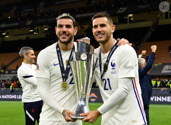 Théo et Lucas Hernandez - La France remporte la coupe de la Ligue des Nations en battant l'Espagne 2 buts à 1 à Milan le 10 octobre 2021. © Inside/Panoramic/Bestimage