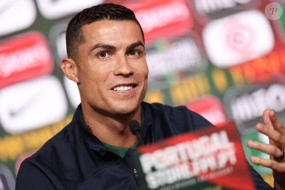 L'attaquant portugais Cristiano Ronaldo en conférence de presse lors de l'entraînement de l'équipe du Portugal pour la qualification à l'EURO à Lisbonne, Portugal. © Imago/Panoramic/Bestimage