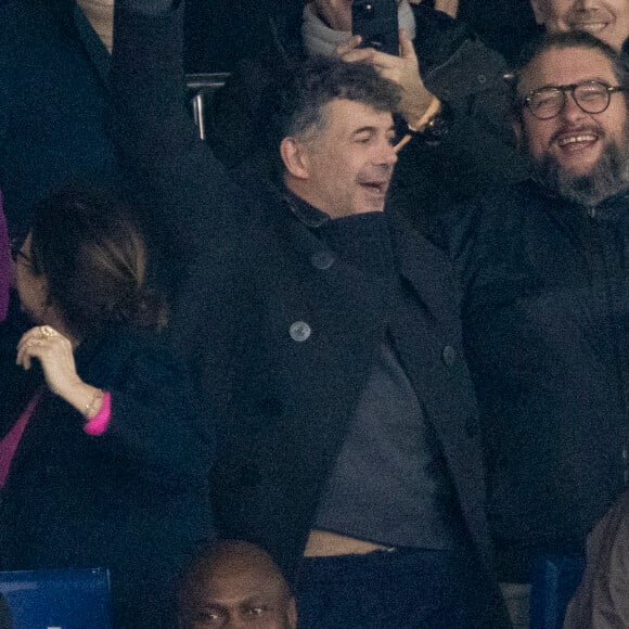 Stéphane Plaza - Célébrités dans les tribunes du match aller des huitièmes de finale de la Ligue des champions entre le PSG et la Real Sociedad (2-0) au Parc des Princes à Paris le 14 février 2024. © Cyril Moreau/Bestimage