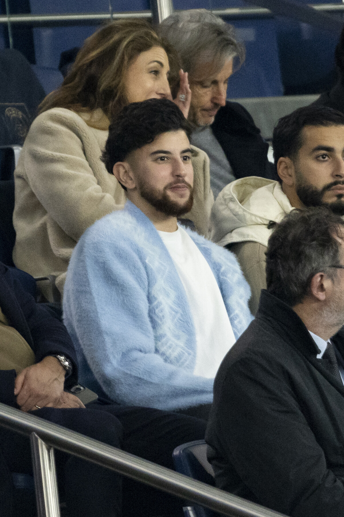 Just Rihad Photo : Just Riadh - Célébrités dans les tribunes du match aller des ...