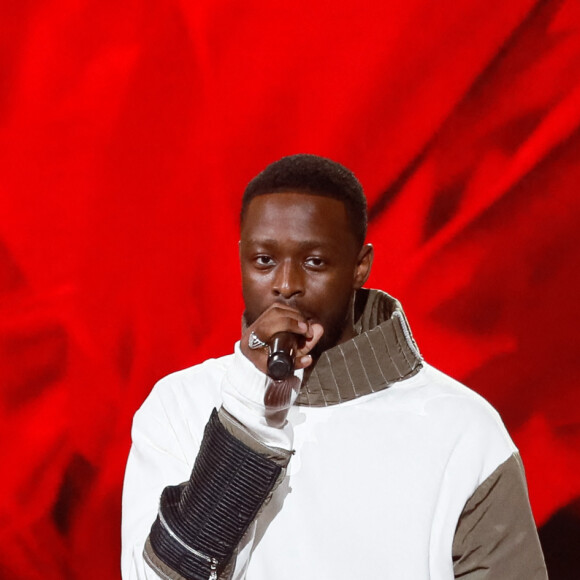 Exclusif - Dadju chante son tube "Saigne" - Enregistrement de l'émission "M6 sur son 31", présentée par E.Gossuin et diffusée le 31 décembre sur M6 © Christophe Clovis / Bestimage