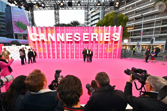Marilou Aussilloux, Jean-Xavier de Lestrade et Alix Poisson durant la 5eme édition du Canneseries à Cannes, le 4 avril 2022. © Bruno Bebert / Bestimage  GV during 5th Canneseries Festival in Cannes on april 2022 