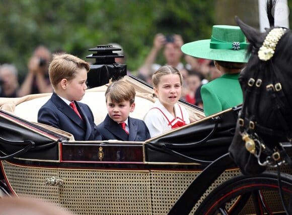 Le prince George, le prince Louis et la princesse Charlotte de Galles - La famille royale d'Angleterre lors du défilé "Trooping the Colour" à Londres. Le 17 juin 2023 