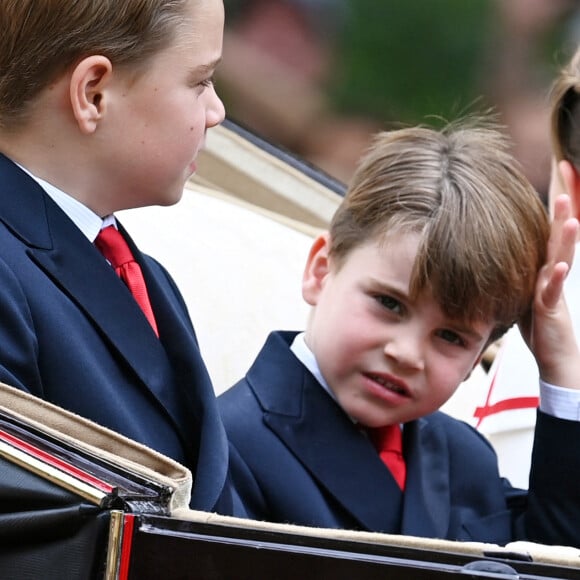 Le prince George, la princesse Charlotte et le prince Louis de Galles - La famille royale d'Angleterre lors du défilé "Trooping the Colour" à Londres. Le 17 juin 2023 