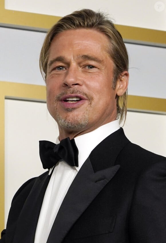 Brad Pitt - Pressroom - 93ème cérémonie des Oscars dans la gare Union Station à Los Angeles, le 25 avril 2021.
