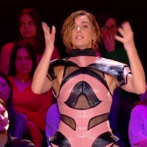 Fauve Hautot a choqué les téléspectateurs avec sa tenue vestimentaire lors du deuxième prime de l'émission
Fauve Hautot fait l'unanimité contre elle auprès des téléspectateurs de TF1 à cause de sa tenue dans le dernier prime de Danse avec les stars.