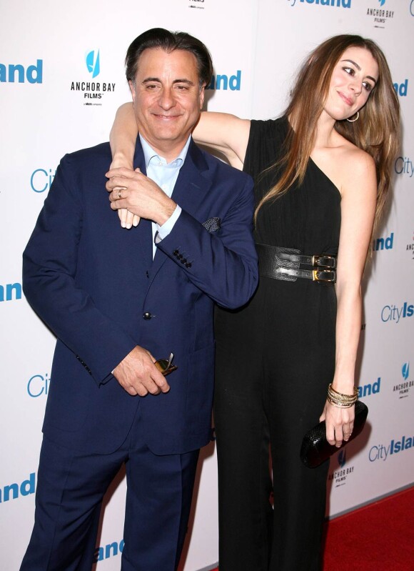 Andy Garcia et sa charmante fille Dominik Garcia-Lorido, à l'occasion de l'avant-première de City Island, au Landmarck Theatre de Westwood, à Los Angeles, le 15 mars 2010.