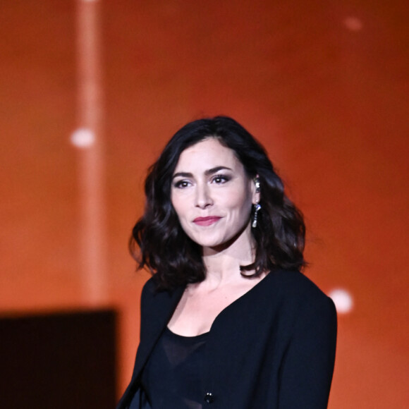 "Il avait 3 ans et il avait passé les deux premières années de sa vie dans un tour bus. Pour moi, la séparation était inenvisageable, donc je l'avais emmené"
Exclusif -Olivia Ruiz - Enregistrement de la 2ème partie de soirée de l'émission "La chanson secrète N°12", présentée par N.Aliagas et diffusée le 1er décembre sur TF1 © Guillaume Gaffiot-Cyril Moreau / Bestimage 