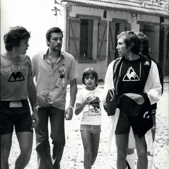Alain Delon en 1973 à Douchy avec Anthony son fils et JC Bouttier © Keystone Press Agency/ZUMA Wire/ABACAPRESS.COM