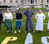 Cette année, ils sont six chefs dans "Top Chef", dont trois femmes.
Stéphane Rotenberg accompagné des jurés de "Top Chef" Stéphanie Le Quellec, Dominique Crenn, Paul Pairet, Hélène Darroze, Philippe Etchebest et Glenn Viel.