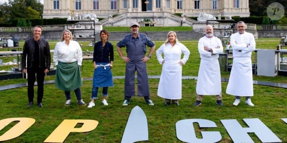 Cette année, ils sont six chefs dans "Top Chef", dont trois femmes.
Stéphane Rotenberg accompagné des jurés de "Top Chef" Stéphanie Le Quellec, Dominique Crenn, Paul Pairet, Hélène Darroze, Philippe Etchebest et Glenn Viel.