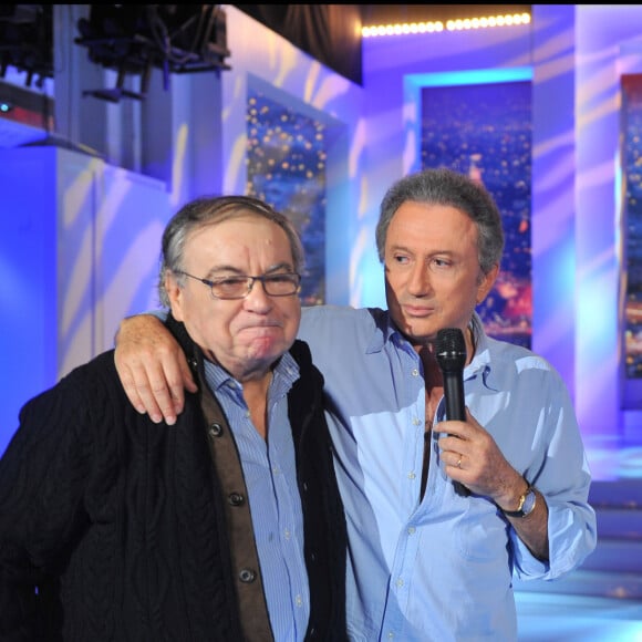 Le compositeur du générique Jean-Pierre Bourtayre et Michel Drucker - Emission Champs Elysées au studio Gabriel.