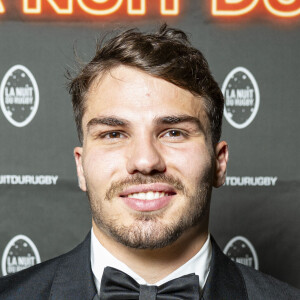 Antoine Dupont s'éclate à Los Angeles
 
Antoine Dupont - Soirée de la 19ème édition de la Nuit du Rugby à l'Olympia, Paris. © Pierre Perusseau/Bestimage