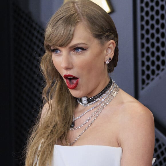 A qui elle venait de remettre le trophée du meilleur album de l'année.
Taylor Swift à la 66ème édition des Grammy Awards à la Crypto.com Arena à Los Angeles © PI via ZUMA Press Wire / Bestimage
