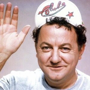 Très proche du créateur des Restos du coeur, elle racontait ainsi avoir cédé à la chirurgie esthétique car elle ne voulait pas... lui ressembler !
Coluche s'est tué le 19 juin 1986 !