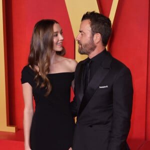 Justin Theroux et Nicole Brydon Bloom à la soirée des Oscars organisée par le magazine Vanity Fair