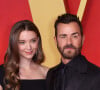 Justin Theroux et Nicole Brydon Bloom ont officialisé leur relation
Justin Theroux et Nicole Brydon Bloom à la soirée des Oscars organisée par Vanity Fair