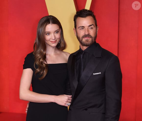 Le couple s'est affiché ensemble sur le tapis rouge des Oscars dimanche 10 mars 2024
Justin Theroux et Nicole Brydon Bloom à la soirée des Oscars organisée par Vanity Fair