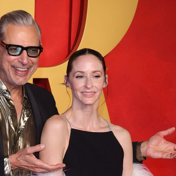 Emilie Livingston et Jeff Goldblum à la soirée des Oscars organisée par Vanity Fair