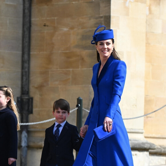 Le prince William, prince de Galles, Le prince George de Galles, La princesse Charlotte de Galles, Le prince Louis de Galles, Catherine (Kate) Middleton, princesse de Galles - La famille royale du Royaume Uni arrive à la chapelle Saint George pour la messe de Pâques au château de Windsor le 9 avril 2023. 