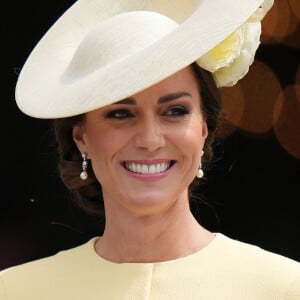 Catherine (Kate) Middleton, duchesse de Cambridge, - Les membres de la famille royale et les invités à la sortie de la messe du jubilé, célébrée à la cathédrale Saint-Paul de Londres, Royaume Uni, le 3 juin 2022. 