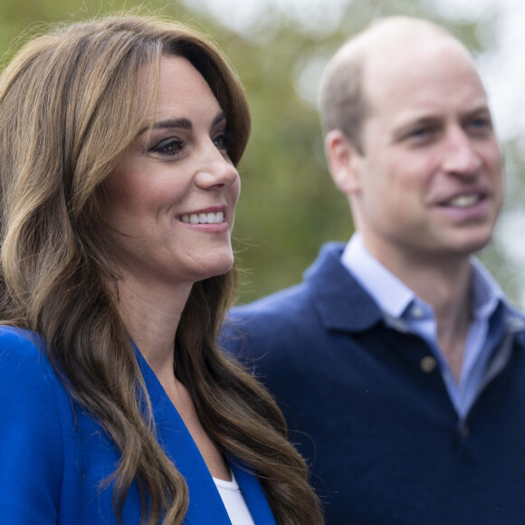 Le prince William, prince de Galles, et Catherine (Kate) Middleton, princesse de Galles, au centre sportif national de Bisham Abbey à Marlow, à l'occasion de la Journée mondiale de la Santé mentale