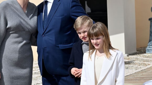 PHOTOS Gabriella de Monaco se distingue en blanc : look très élégant et cheveux plus longs pour célébrer son papa Albert
